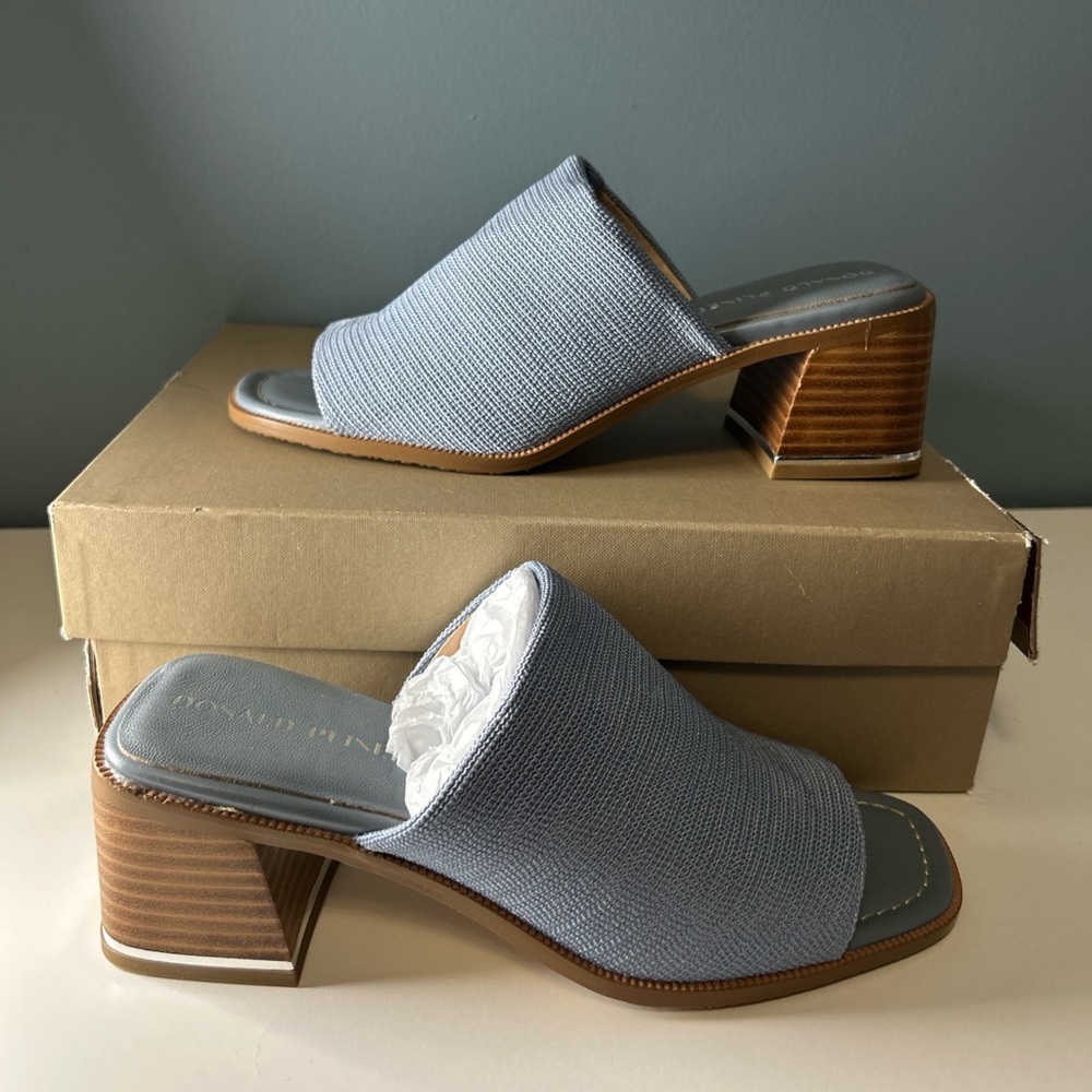 NEW Donald J Pliner Denim slip on shoe US 8.5 SMALL STAIN